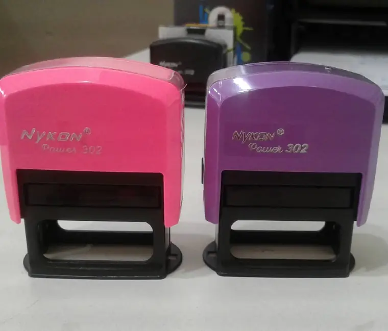 Carimbos automáticos personalizados feitos no Chaveiro Coroado