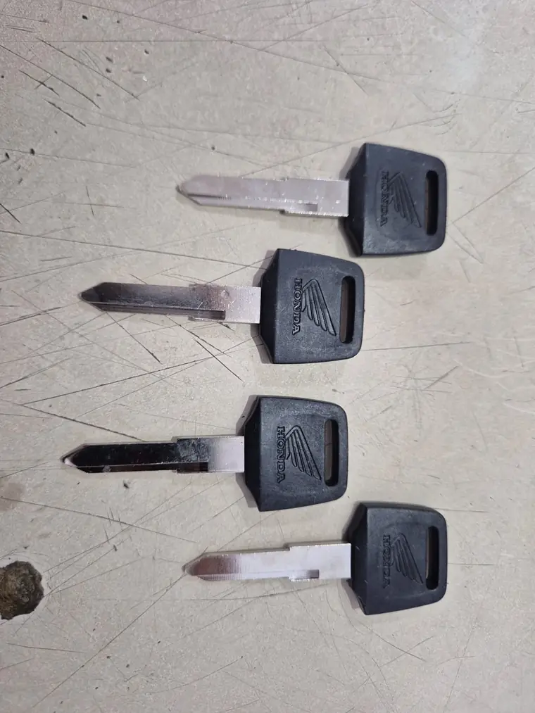 Cópias de chave de moto Honda feitas no Chaveiro Coroado